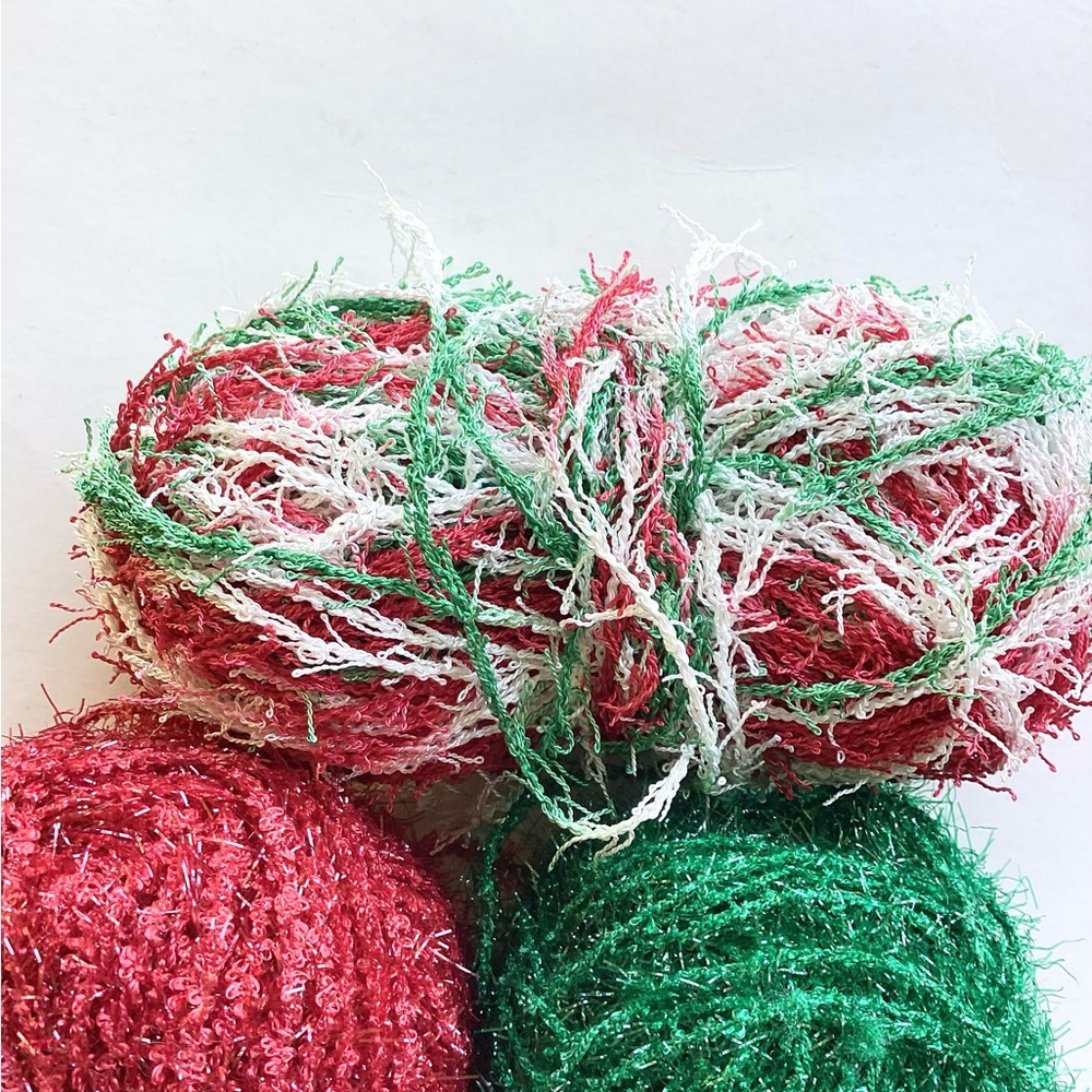 Yarn Suds & Scrub Herrschners Red Heart Scrubby Red Green White Christmas - Picture 3 of 10